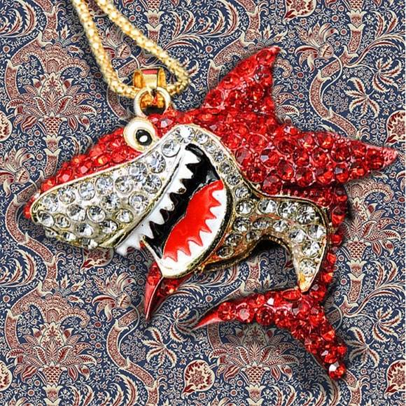 Red White Crystal Rhinestone Shark Pendant/Brooch - Picture 3 of 6